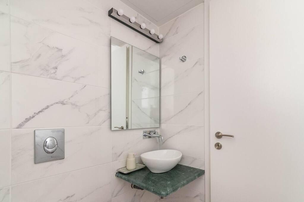Stylish And Central Apt Near Acropolis - Avdi Square Athens Exterior photo